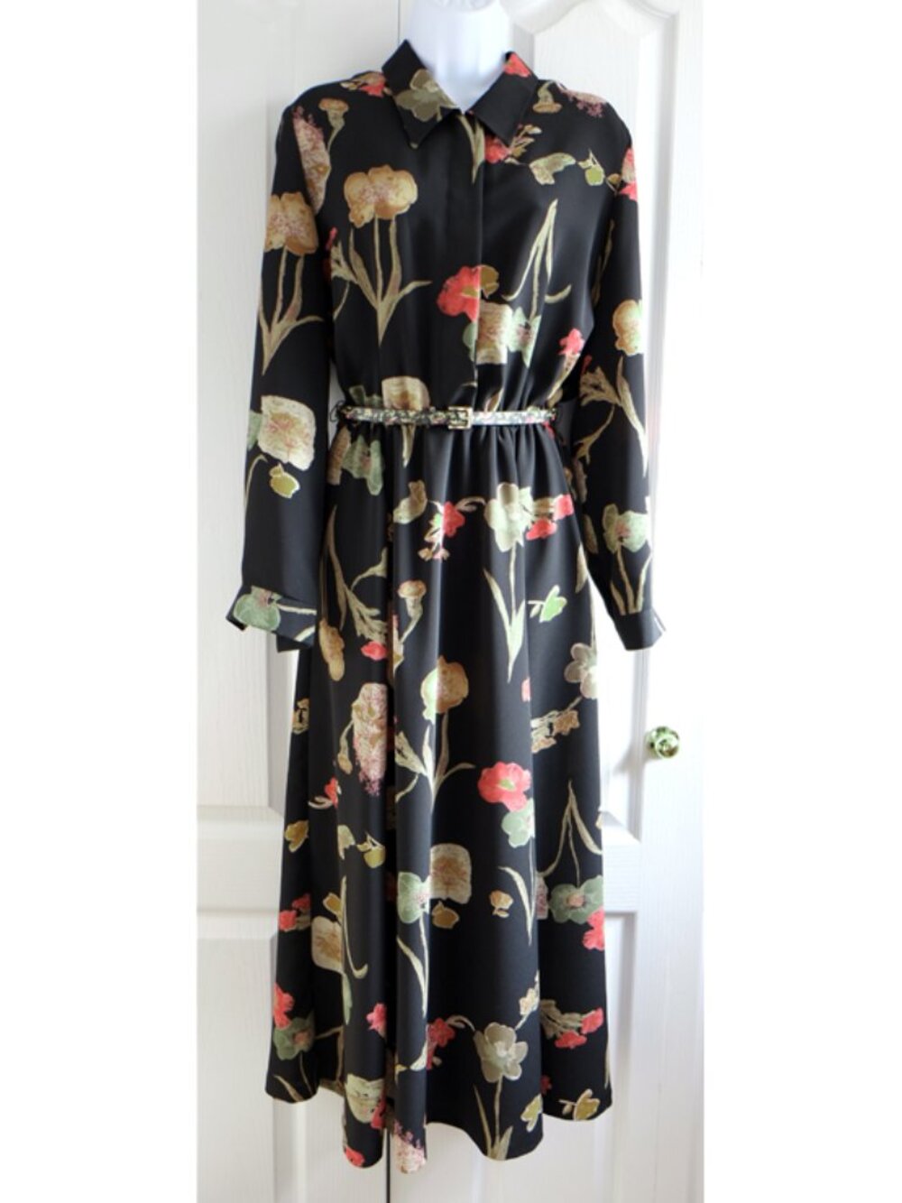 Beautiful vintage black and floral midi shirt dress by Randy Pantel - Picture 4 of 14